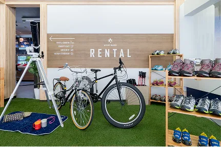 自転車やシューズの貸し出しも豊富にある店舗