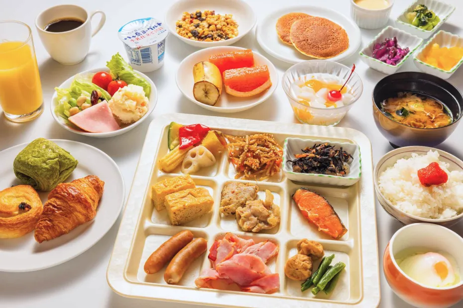 種類豊富な和洋折衷の朝食バイキング